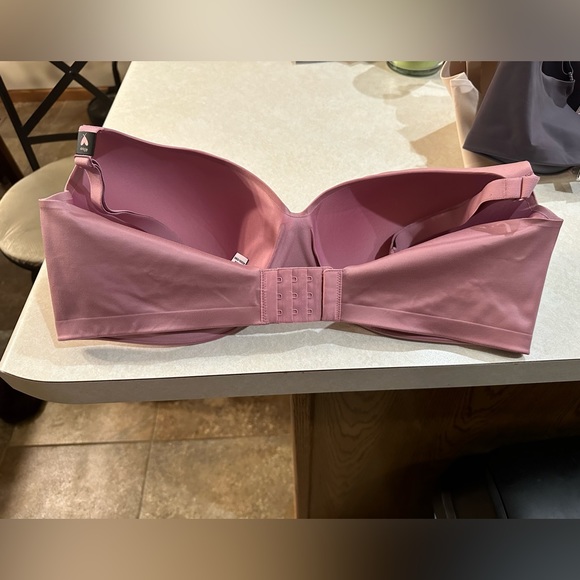 Incredible by Victoria Secret wireless bra 40DD NWOT.. - Picture 3 of 3